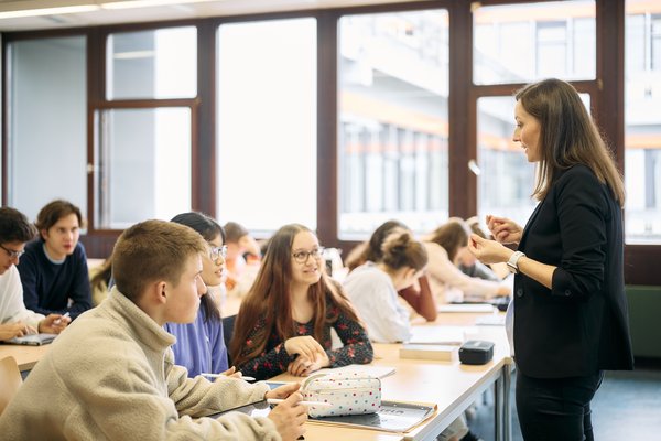 Bachelor Studierende in einer Vorlesung an der Fakultät Informatik.